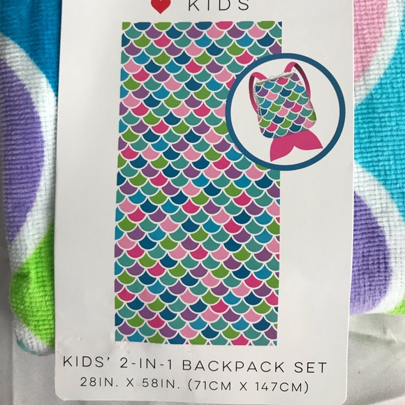 NWT Novogratz Kids 2 in 1 Backpack Set/Beach Towel - Picture 5 of 7